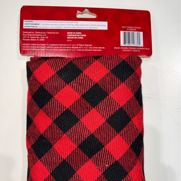 Buffalo Plaid Tree Skirt and Table Runner - Picture 3 of 6